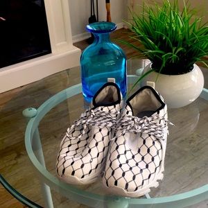 Meunanguan Men’s sneakers size 7